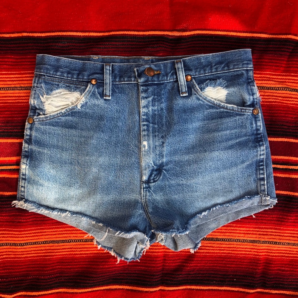✩ Vintage ✩ Wrangler High Waisted Denim Shorts